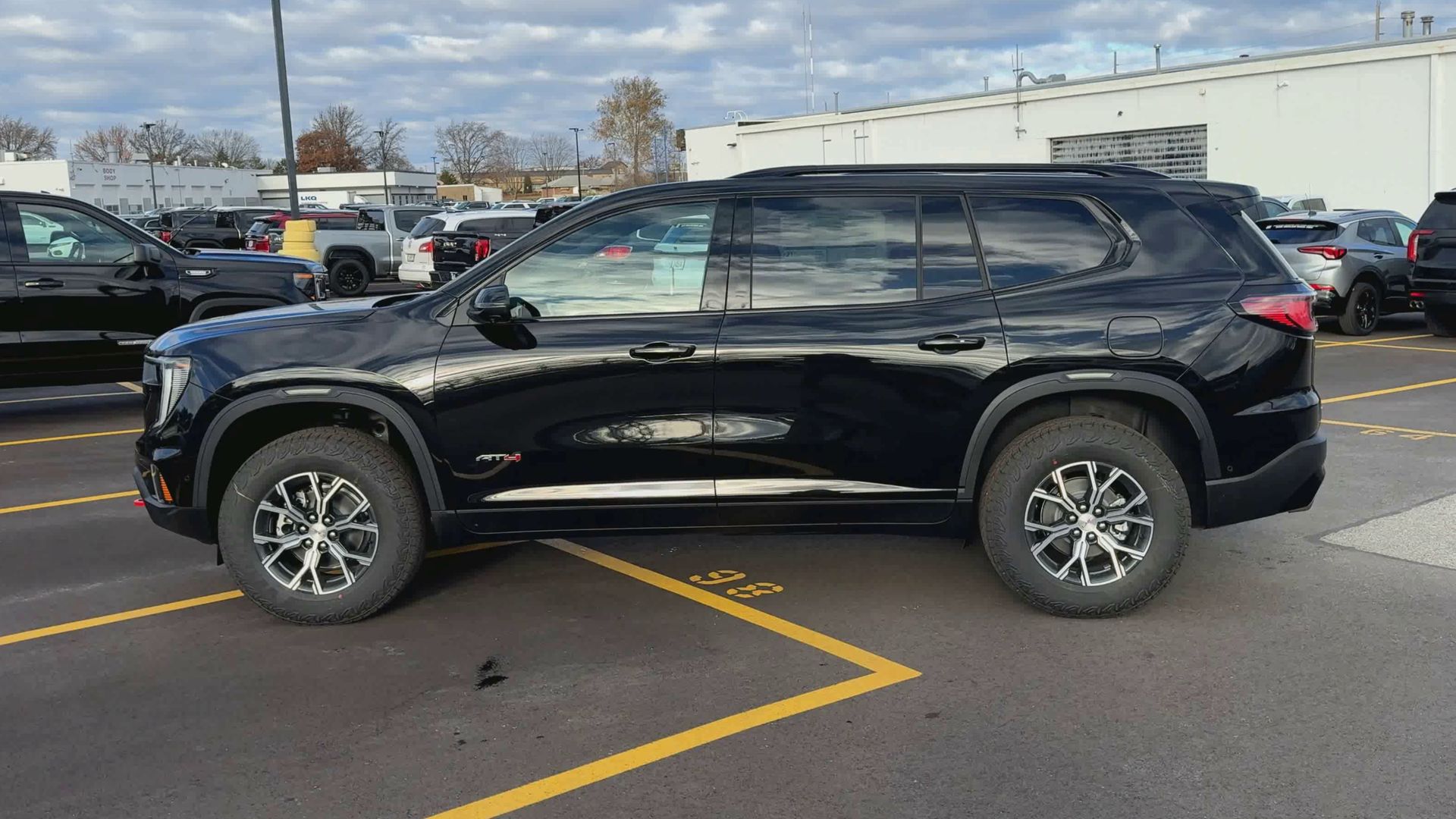 2026 GMC Acadia AT4