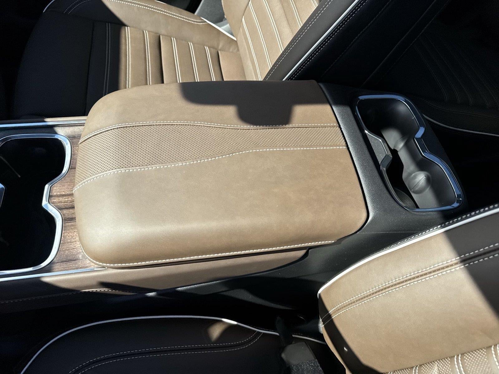 2027 GMC Acadia Denali Ultimate - Photo 21