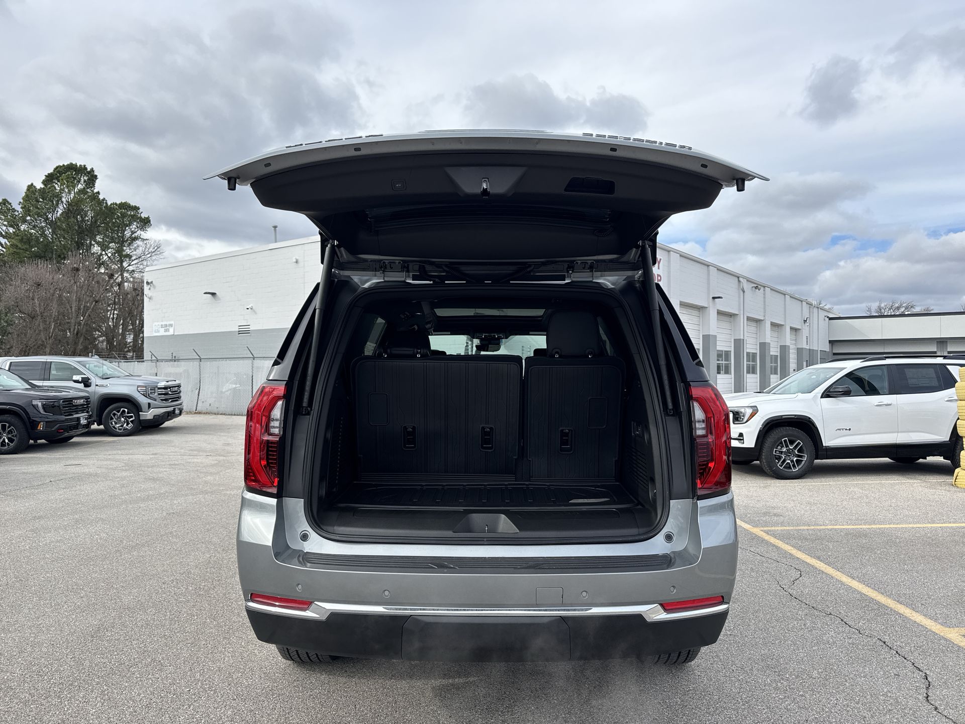 2026 GMC Yukon Elevation