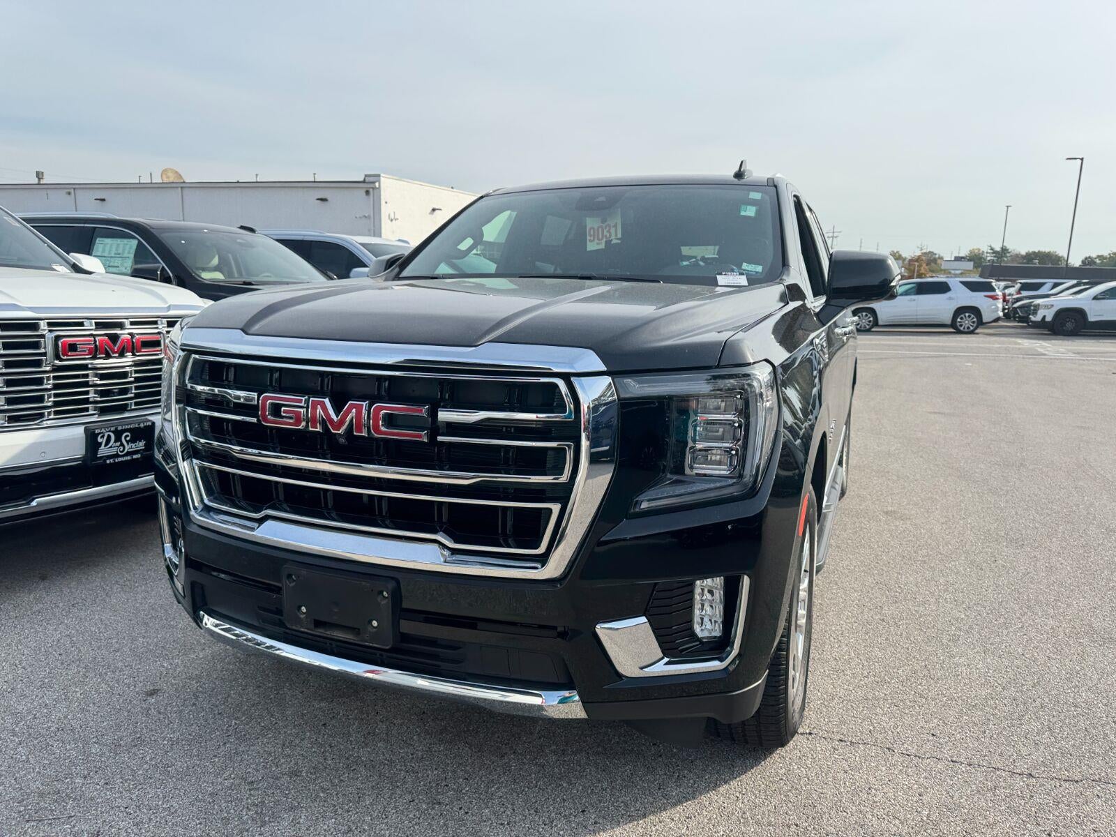 2023 GMC Yukon SLT