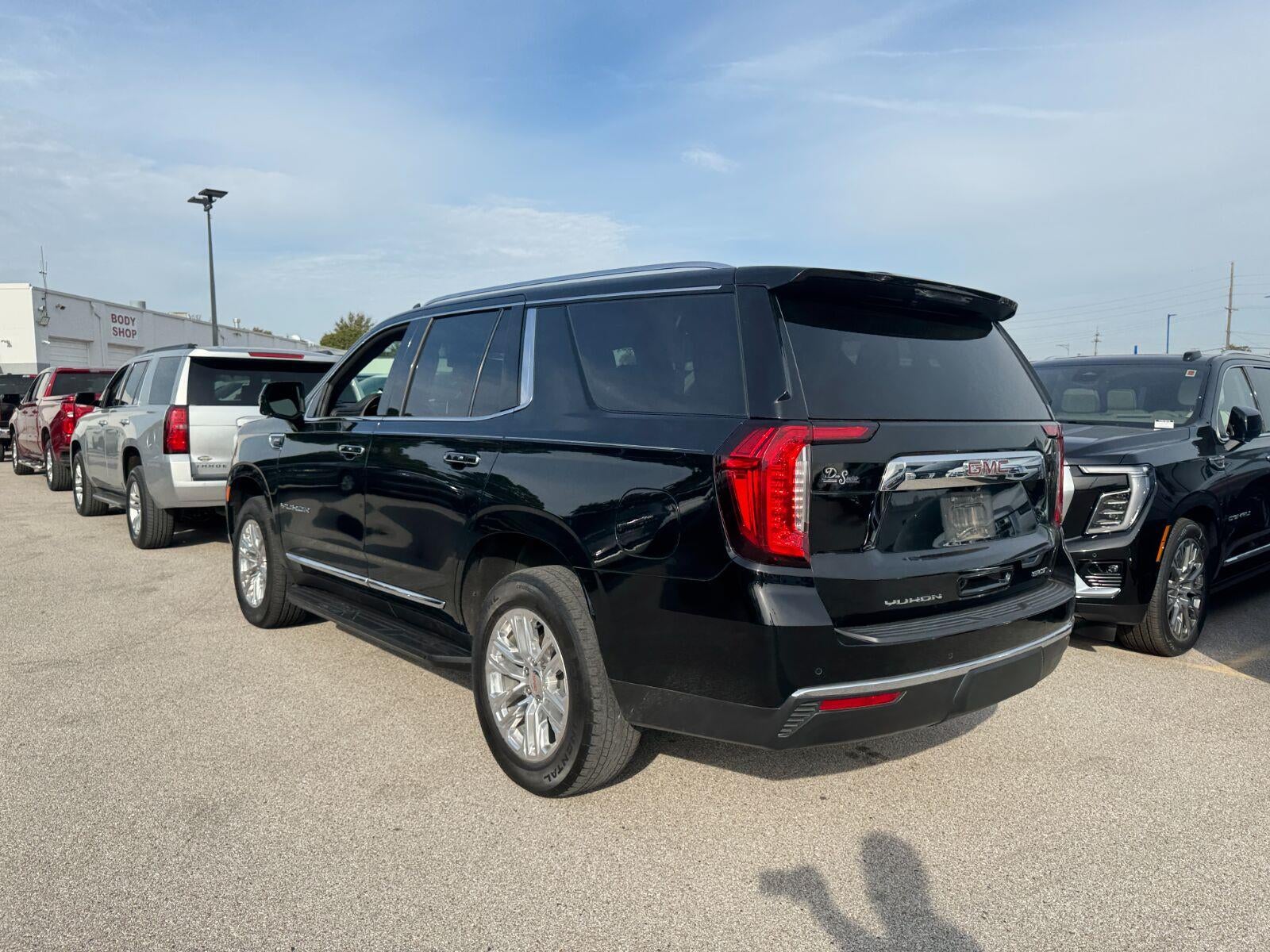 2023 GMC Yukon SLT
