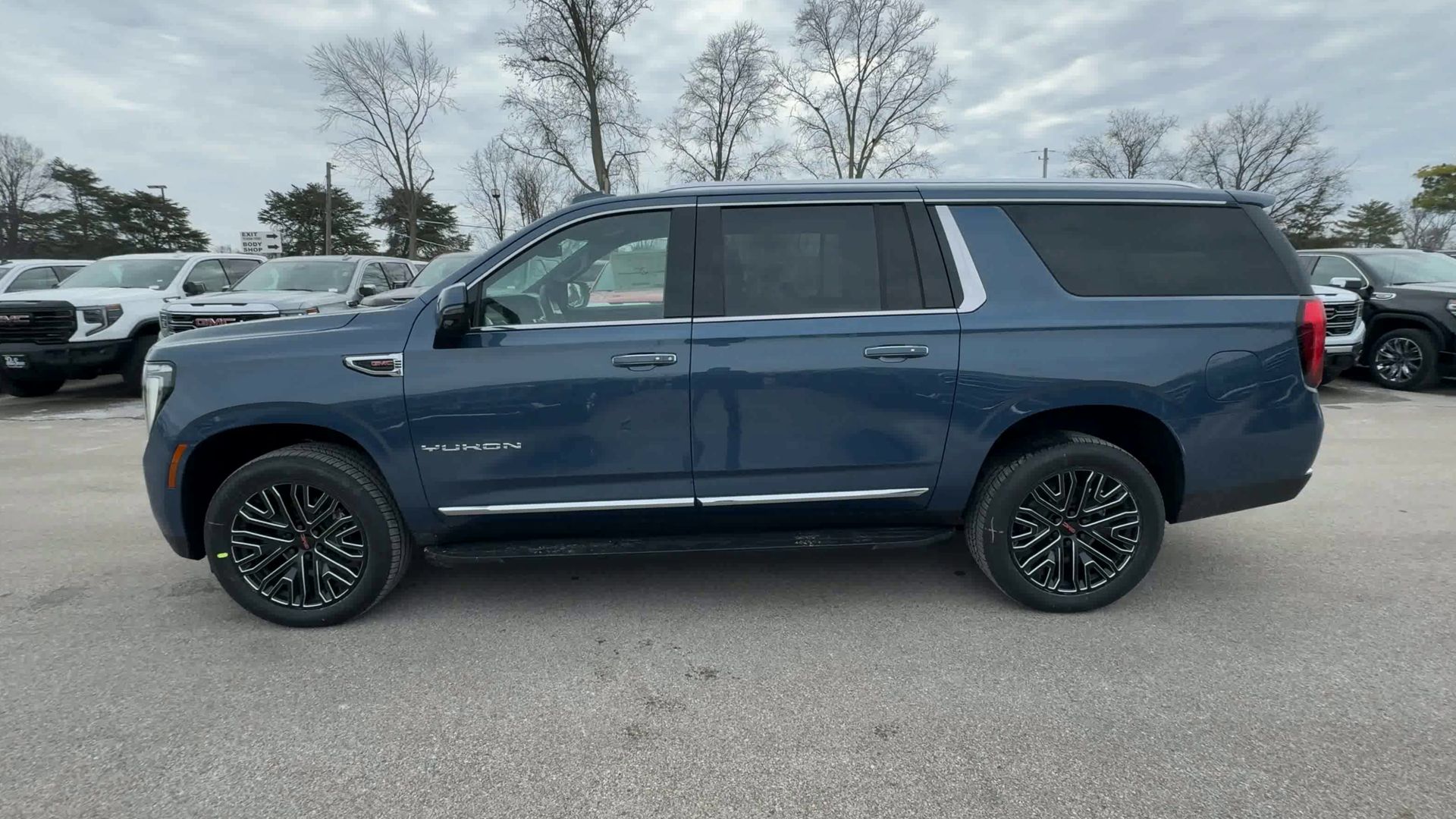 2026 GMC Yukon XL Elevation