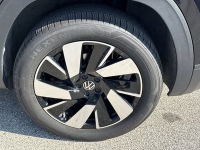 2026 Volkswagen Atlas Cross Sport 2.0T SE w/Technology