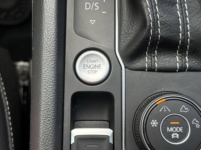 2023 Volkswagen Atlas 3.6L V6 SEL R-Line Black