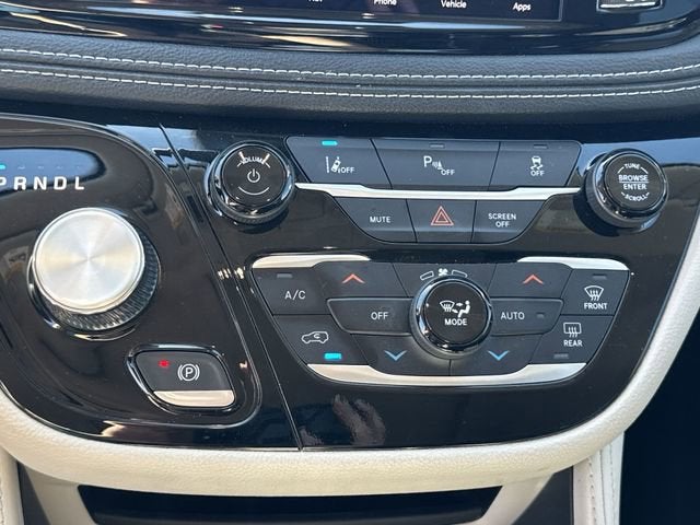 2023 Chrysler Pacifica Hybrid Limited