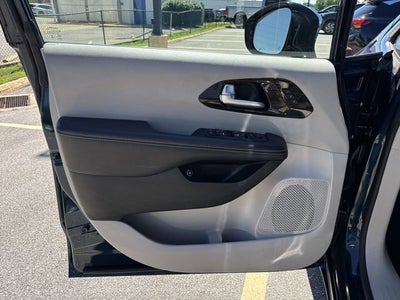 2023 Chrysler Pacifica Hybrid Limited