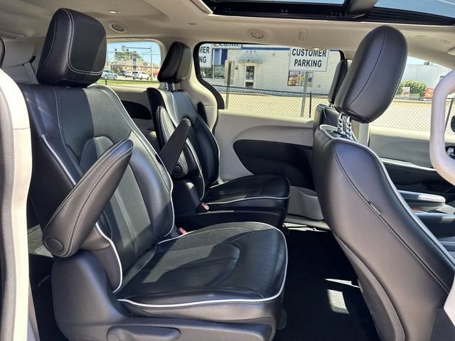 2023 Chrysler Pacifica Hybrid Limited