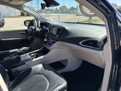2023 Chrysler Pacifica Hybrid Limited