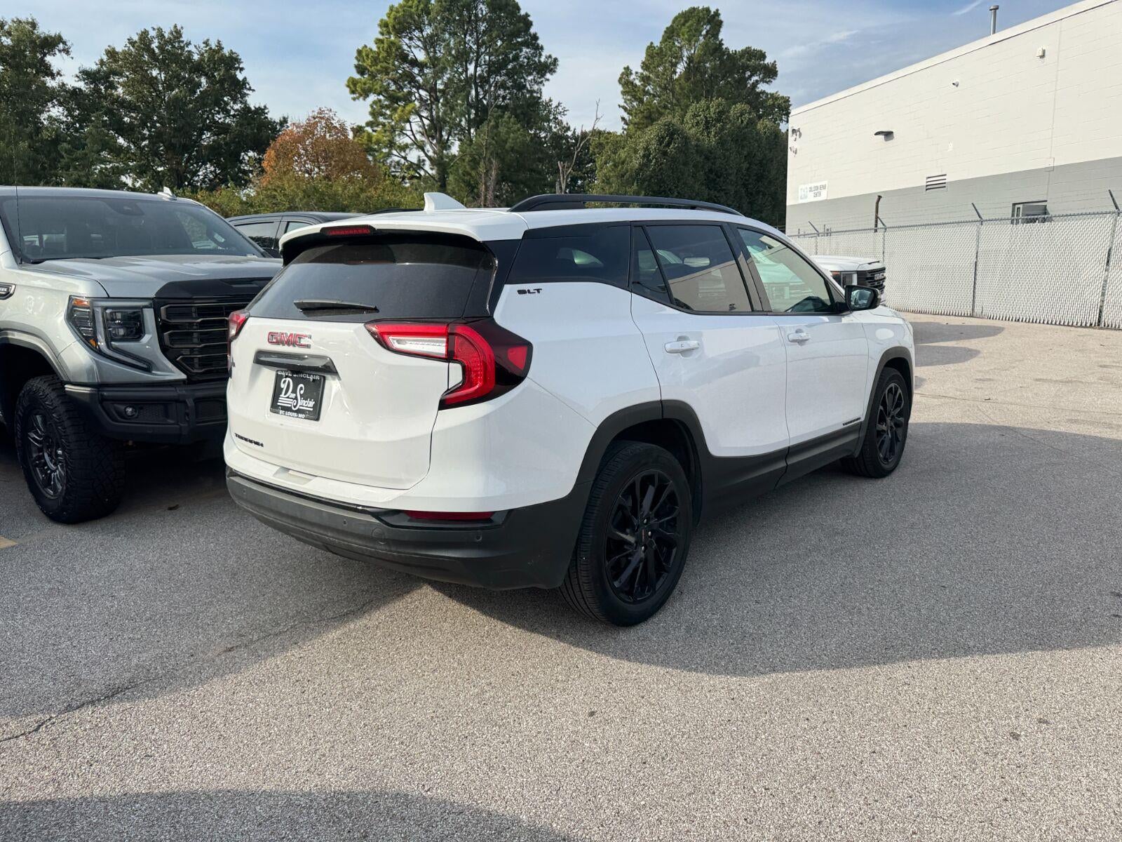 2024 GMC Terrain SLT
