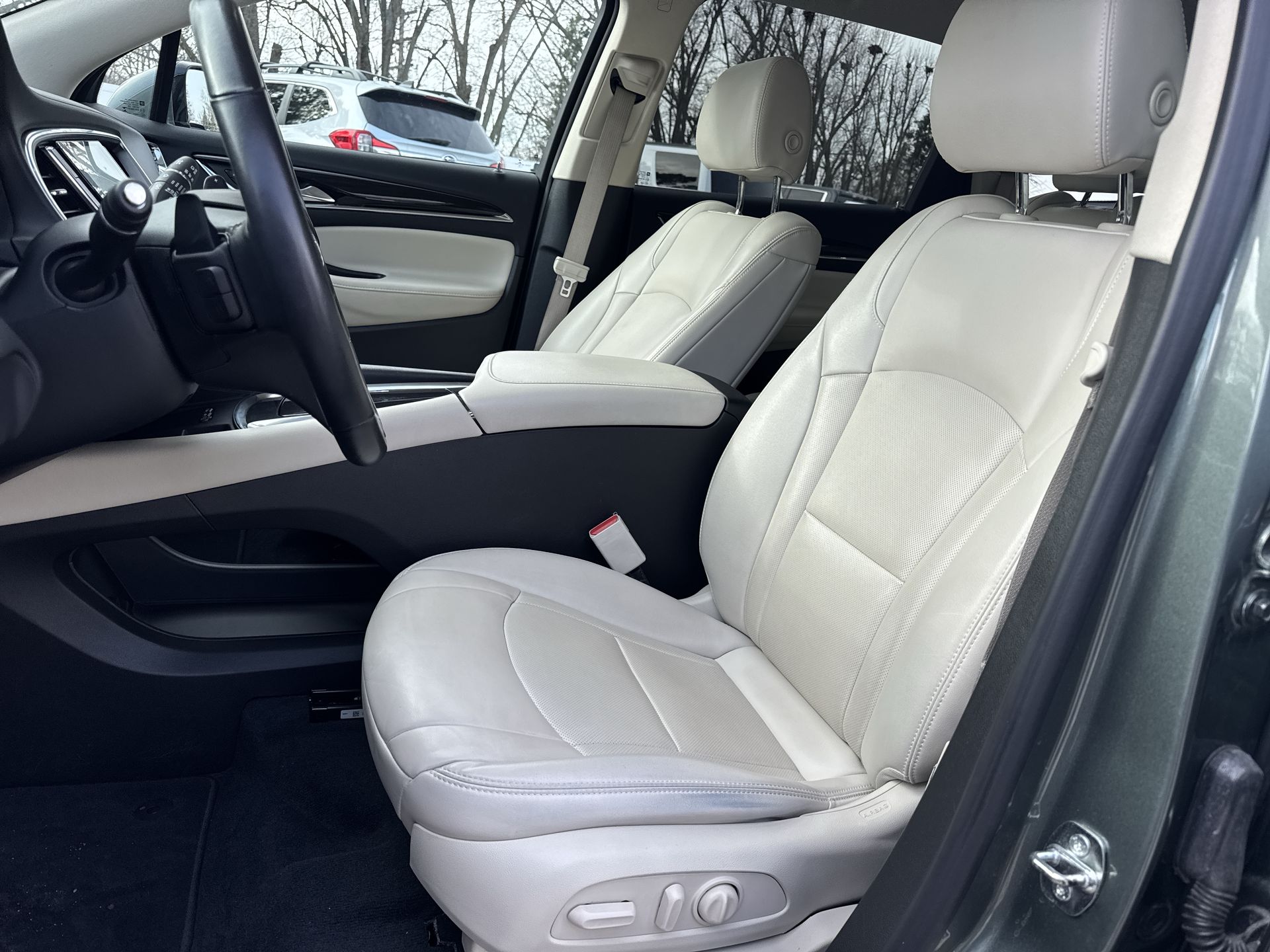 2022 Buick Enclave Essence