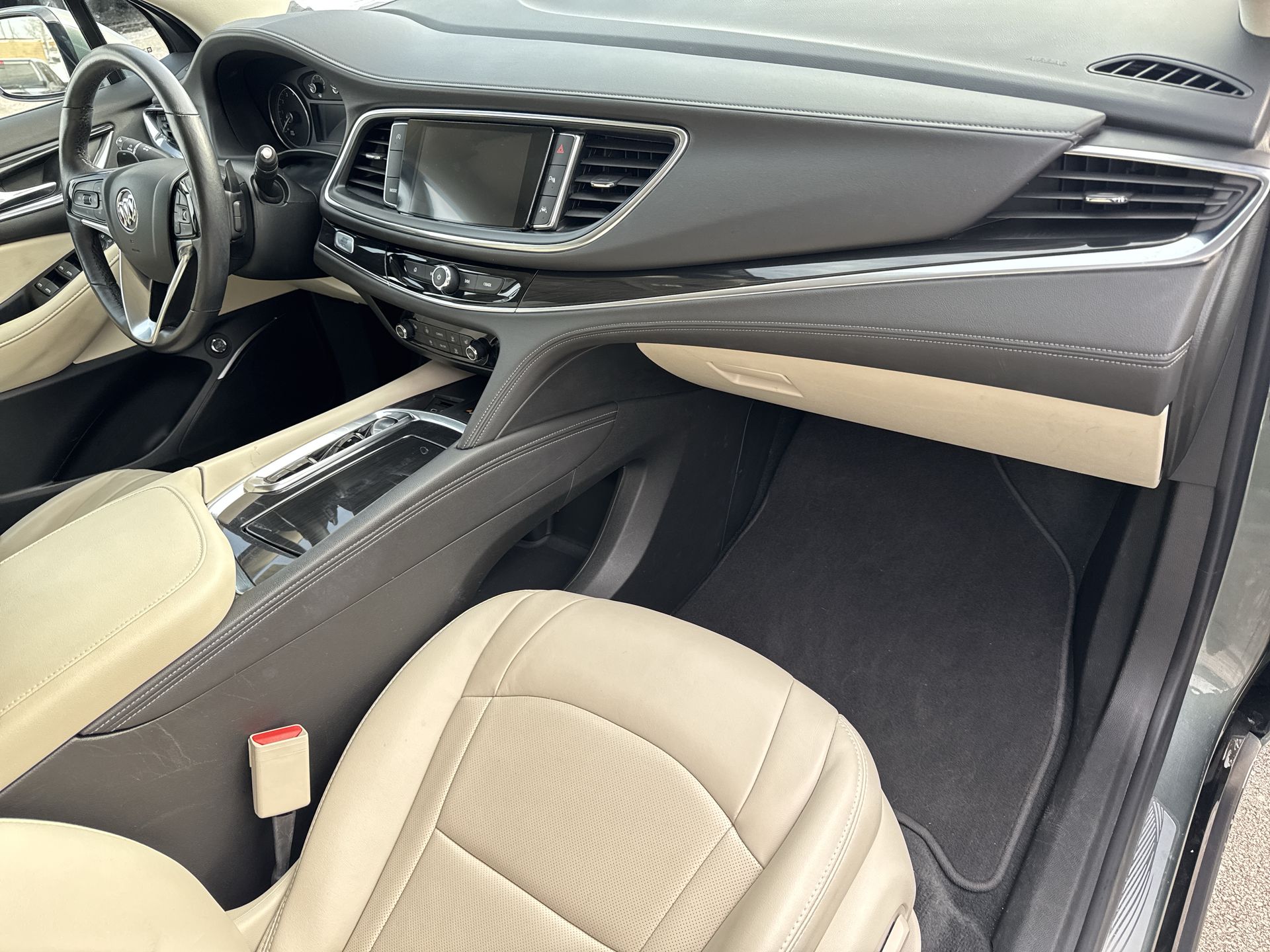 2022 Buick Enclave Essence