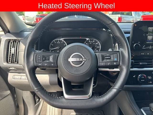 2025 Nissan Pathfinder SL