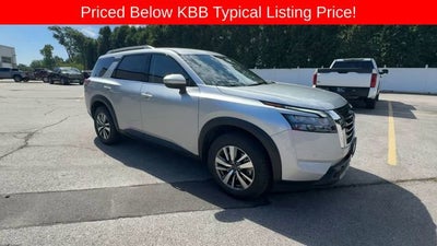 2025 Nissan Pathfinder SL
