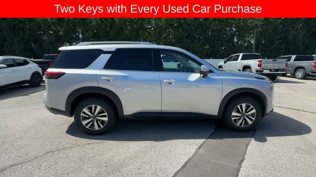 2025 Nissan Pathfinder SL