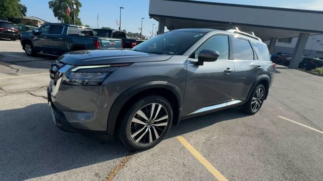 2025 Nissan Pathfinder Platinum