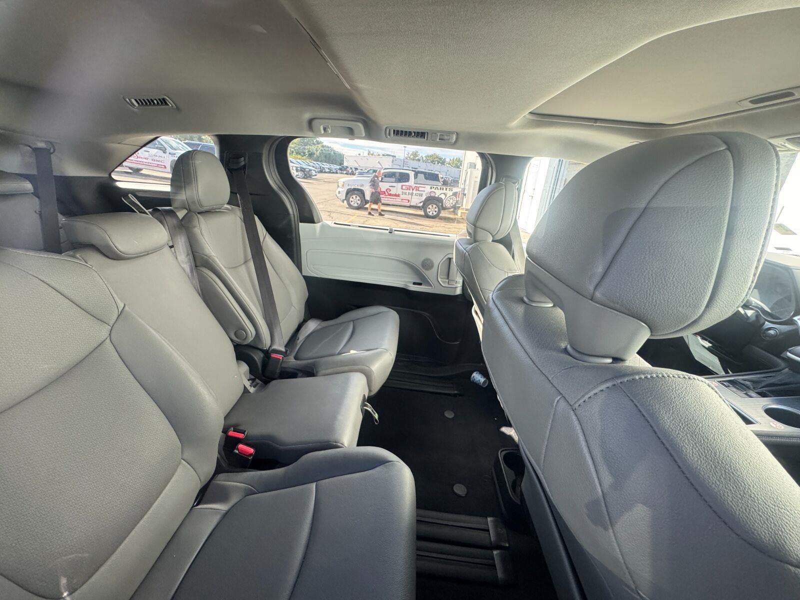 2025 Toyota Sienna XLE