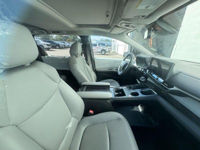 2025 Toyota Sienna XLE