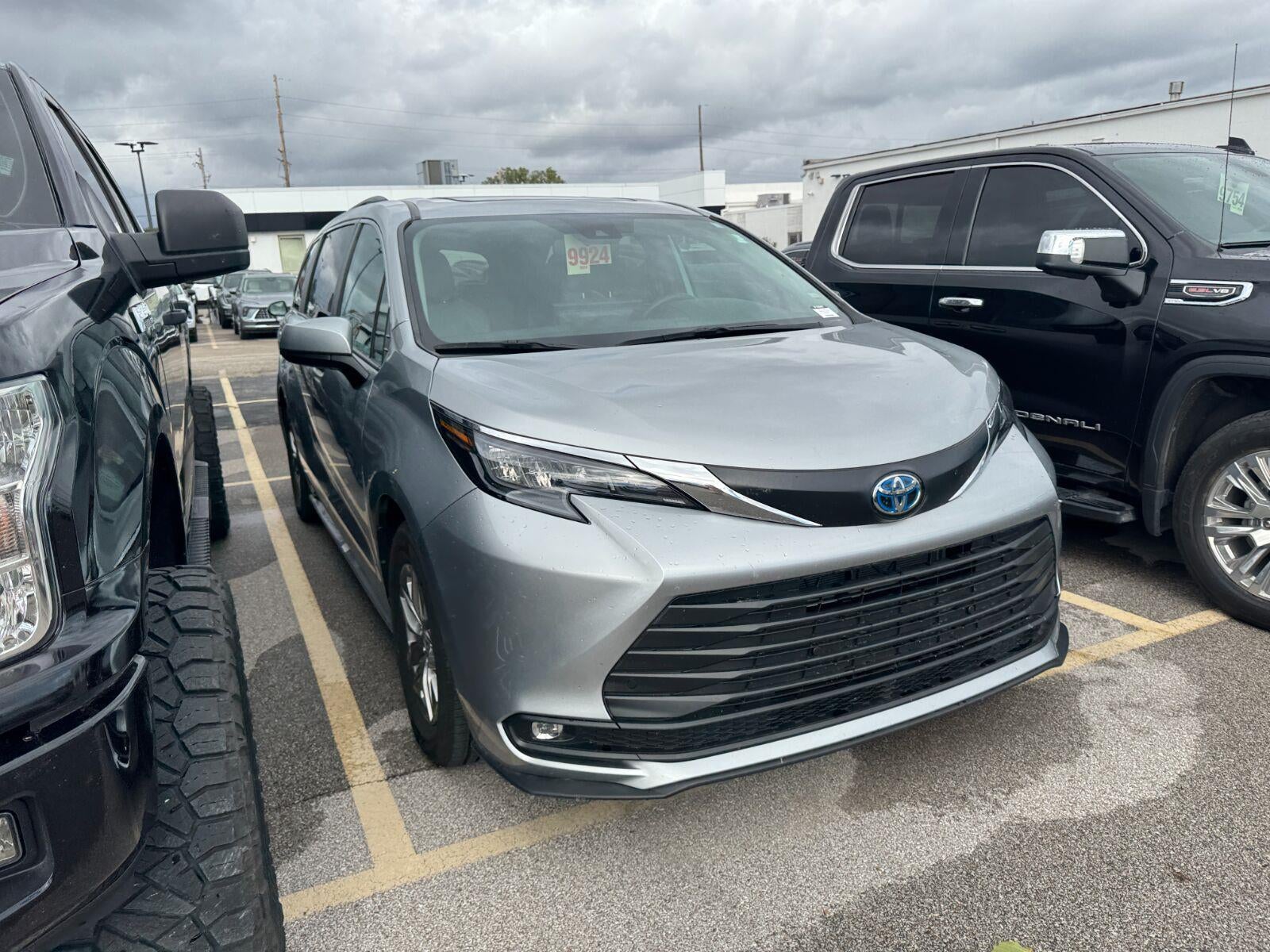 2025 Toyota Sienna XLE