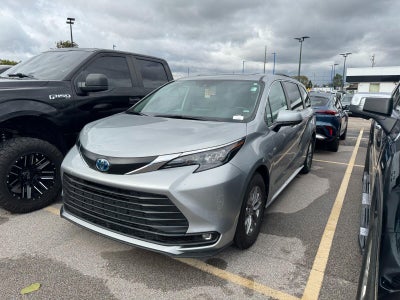 2025 Toyota Sienna XLE