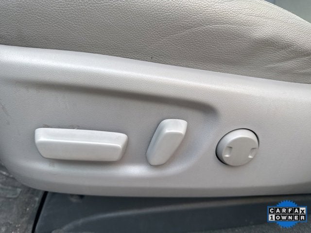 2017 Toyota Sienna XLE Auto Access Seat
