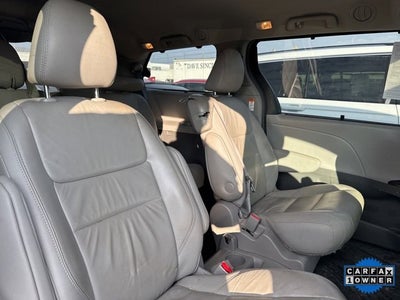 2017 Toyota Sienna XLE Auto Access Seat