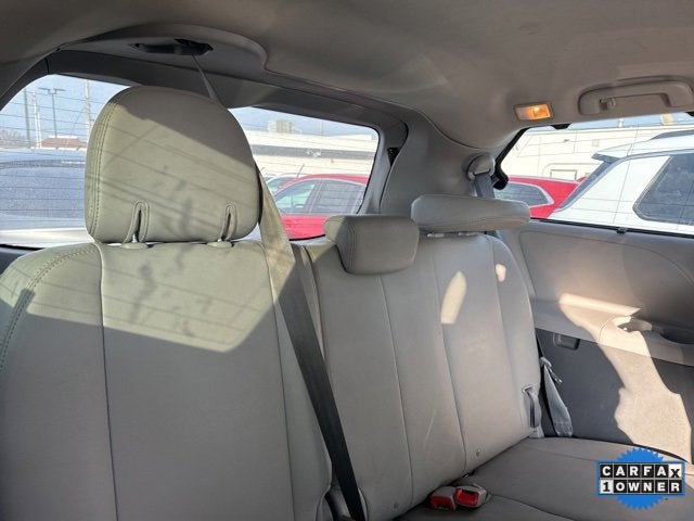 2017 Toyota Sienna XLE Auto Access Seat