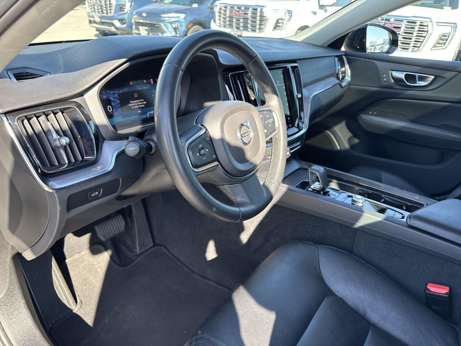 2024 Volvo S60 Core Dark Theme