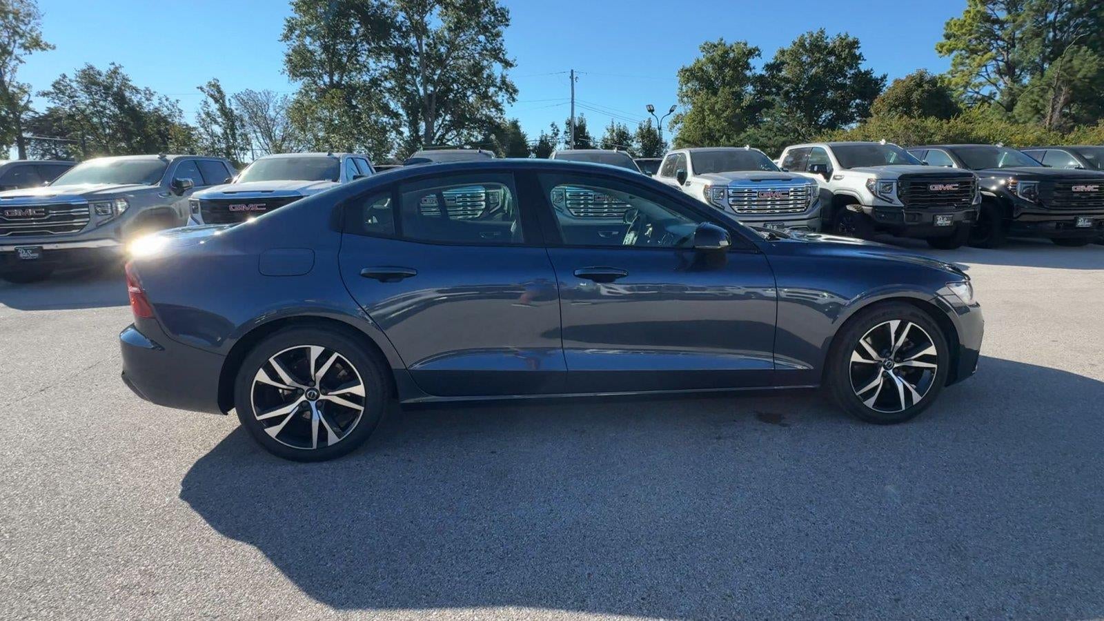 2024 Volvo S60 Core Dark Theme