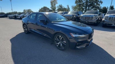 2024 Volvo S60 Core Dark Theme