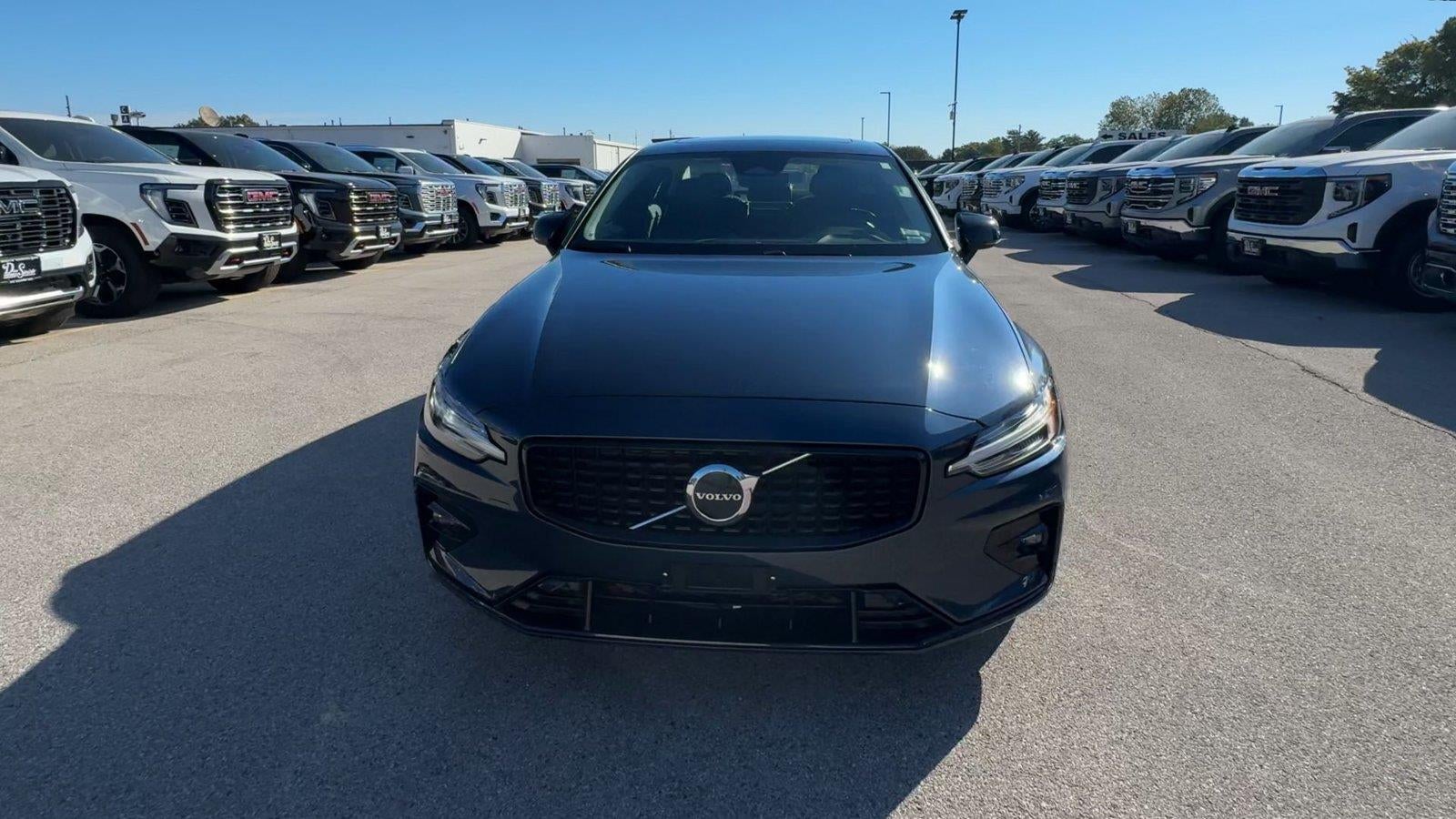2024 Volvo S60 Core Dark Theme