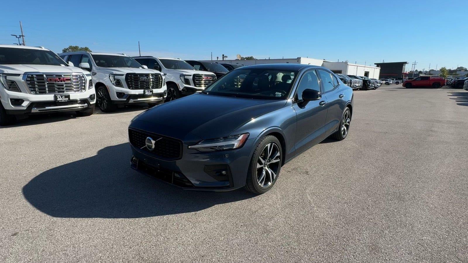2024 Volvo S60 Core Dark Theme