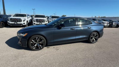 2024 Volvo S60 Core Dark Theme