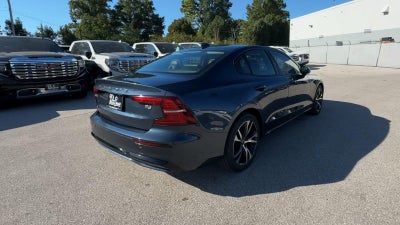 2024 Volvo S60 Core Dark Theme