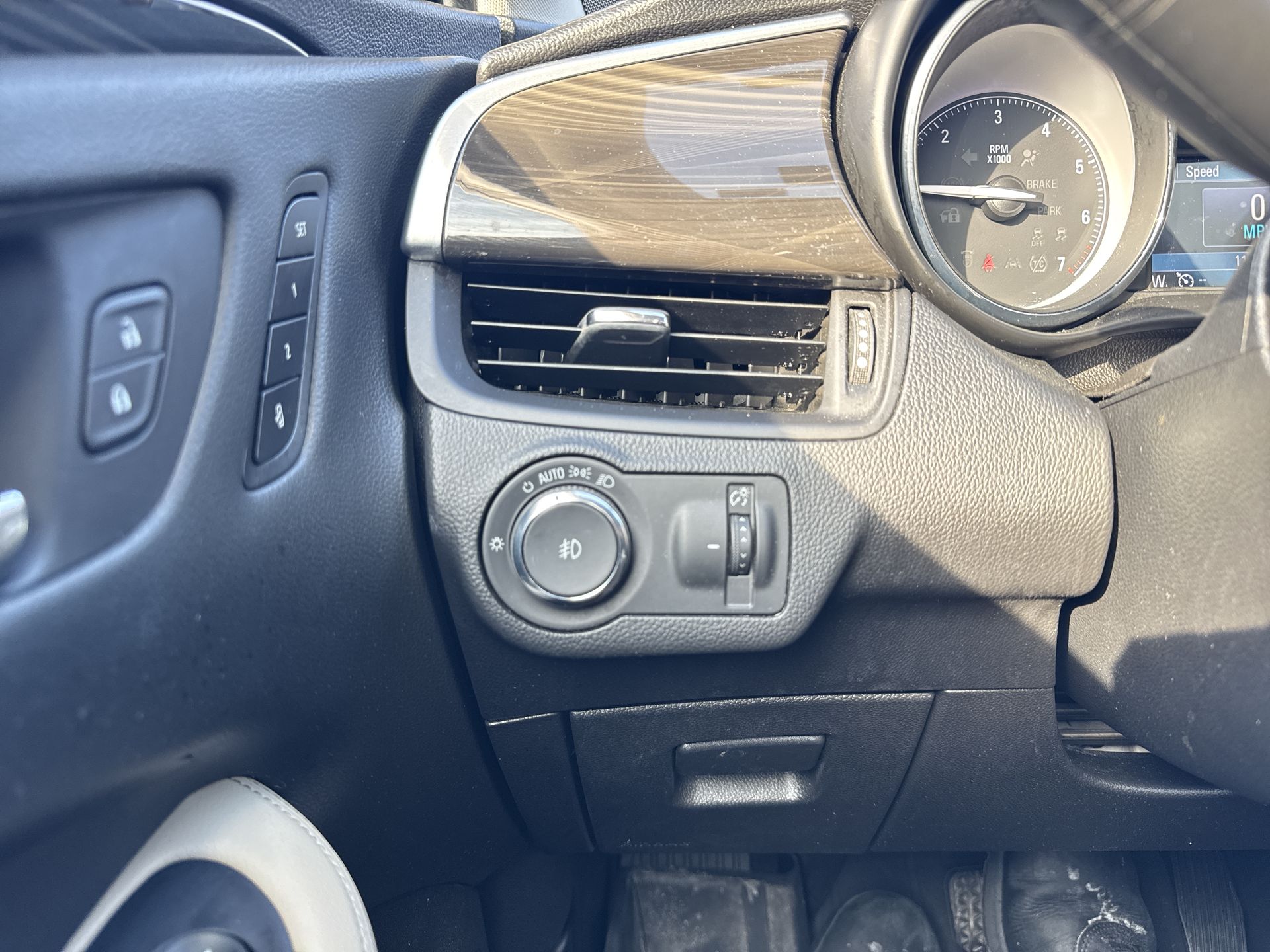 2020 Buick Envision Essence Group