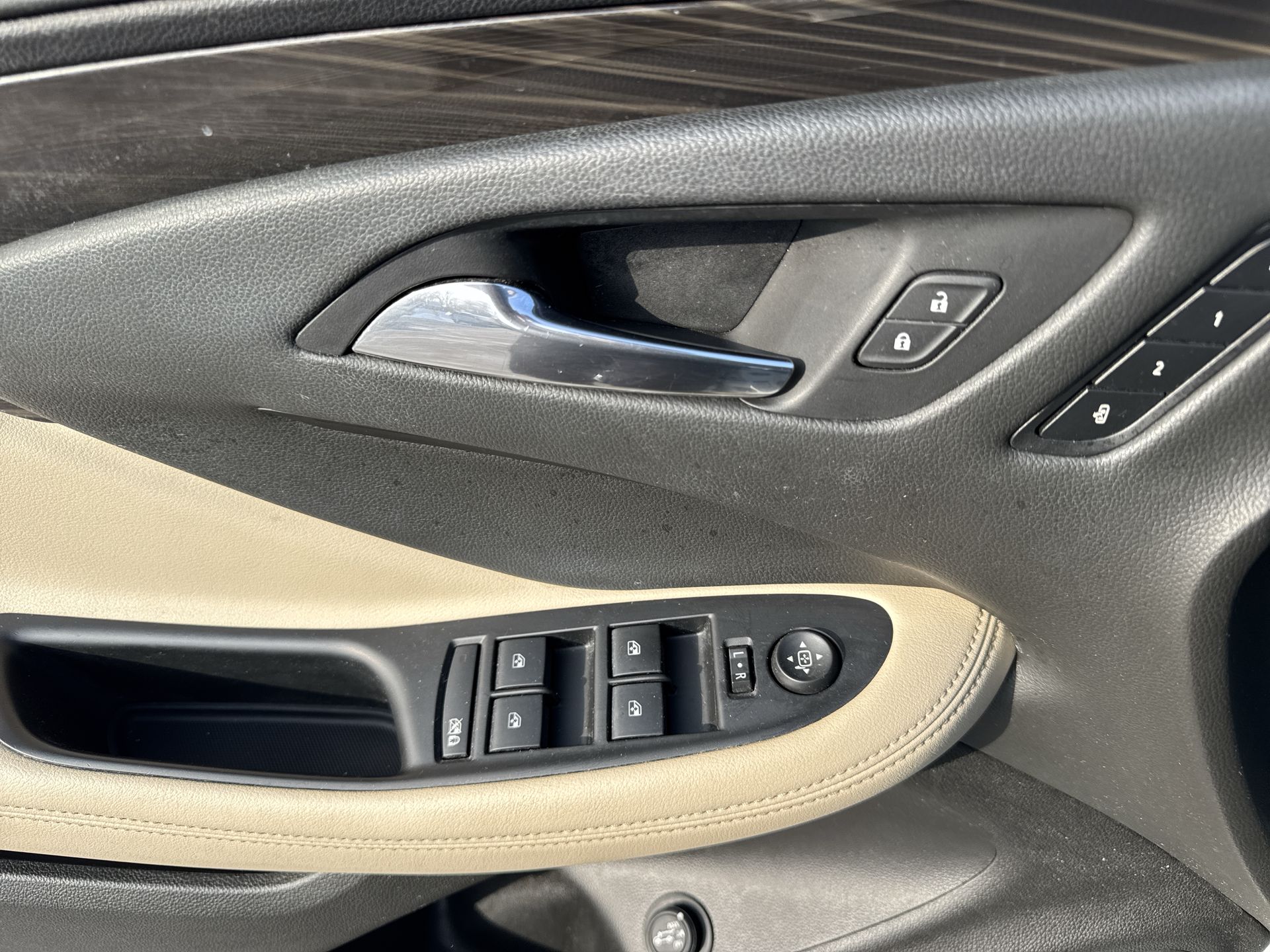 2020 Buick Envision Essence Group