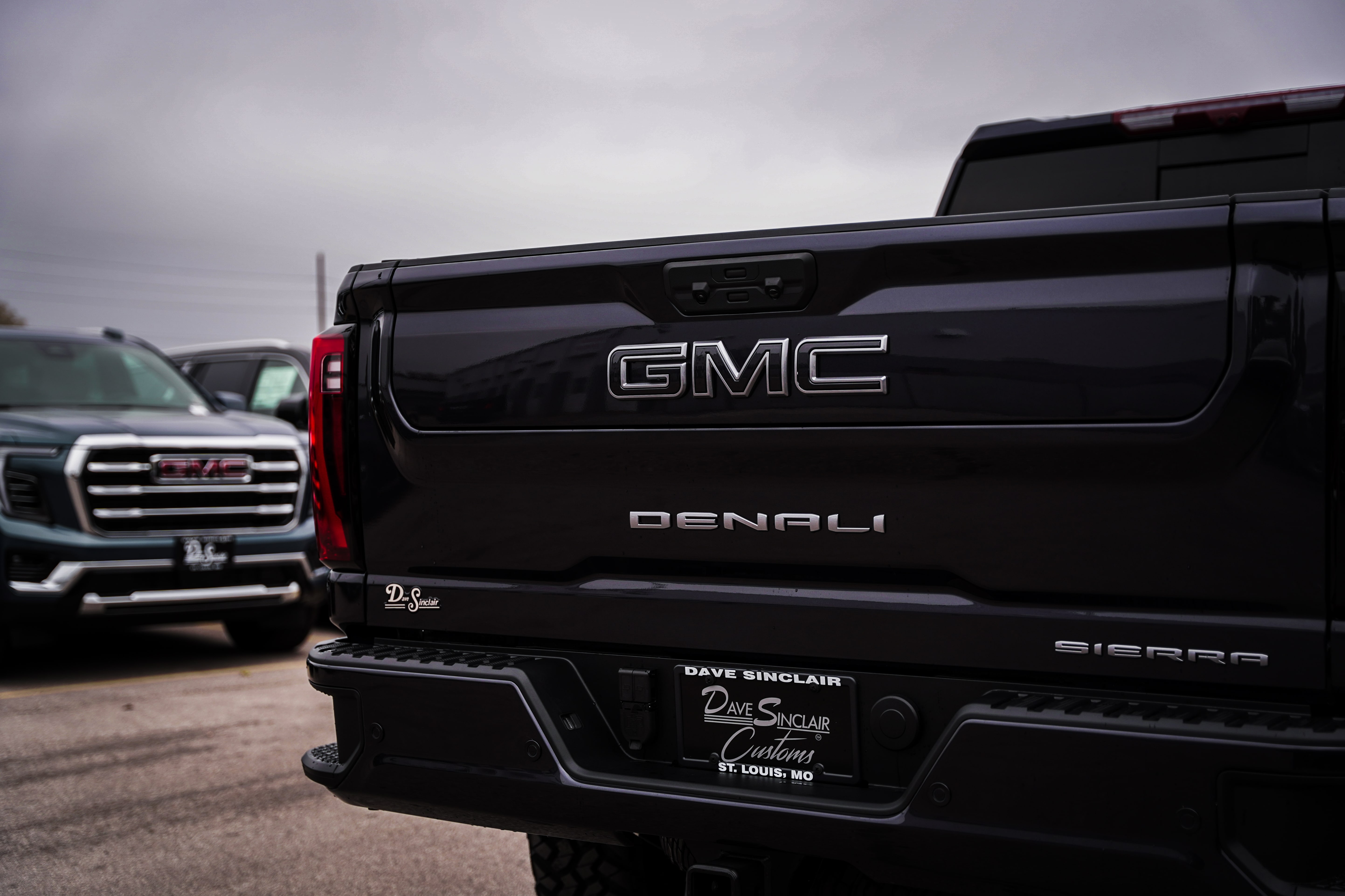 GMC 2500 HD Denali Ultimate Tailgate